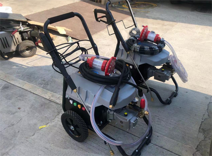 潔臣士高壓清洗機(jī)路面頑固污漬的高效清潔利器